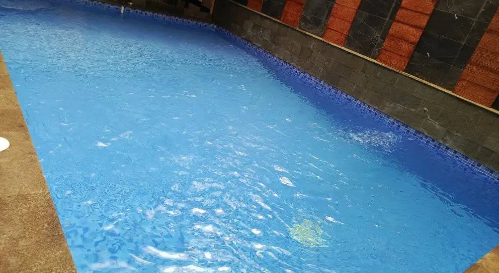 Kolam renang desain elegan di Kebumen buatan dari tim dayanapool