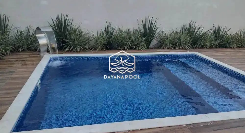 Kolam renang desain elegan di Cilacap buata dari tim dayanapool