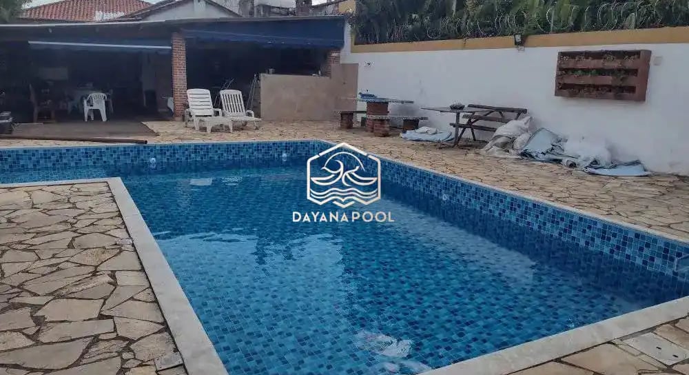 Kolam renang desain elegan di Banyumas buata dari tim dayanapool