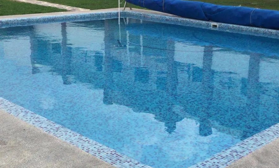 Kolam renang desain elegan di Jepara buatan dari tim dayanapool