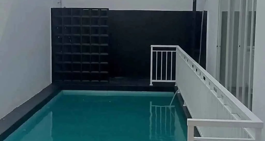 Kolam renang desain elegan di Brebes buata dari tim dayanapool