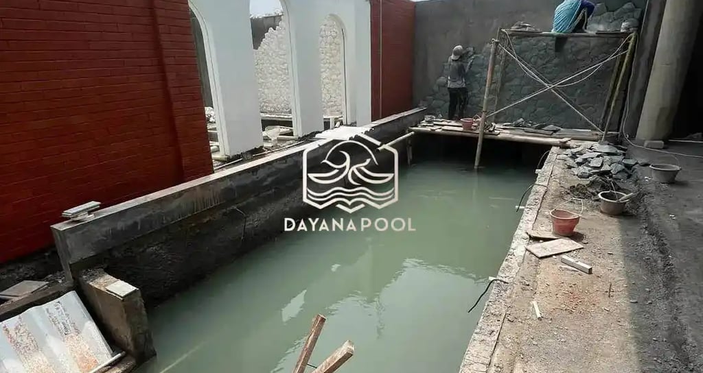 Proses pembuatan kolam renang di bandung.