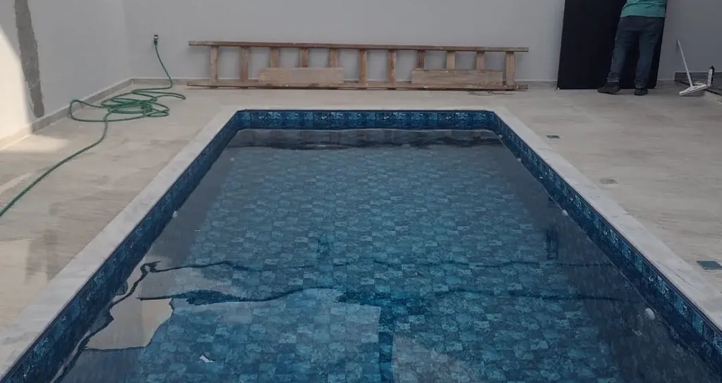 Kolam renang desain elegan buatan dari tim dayanapool