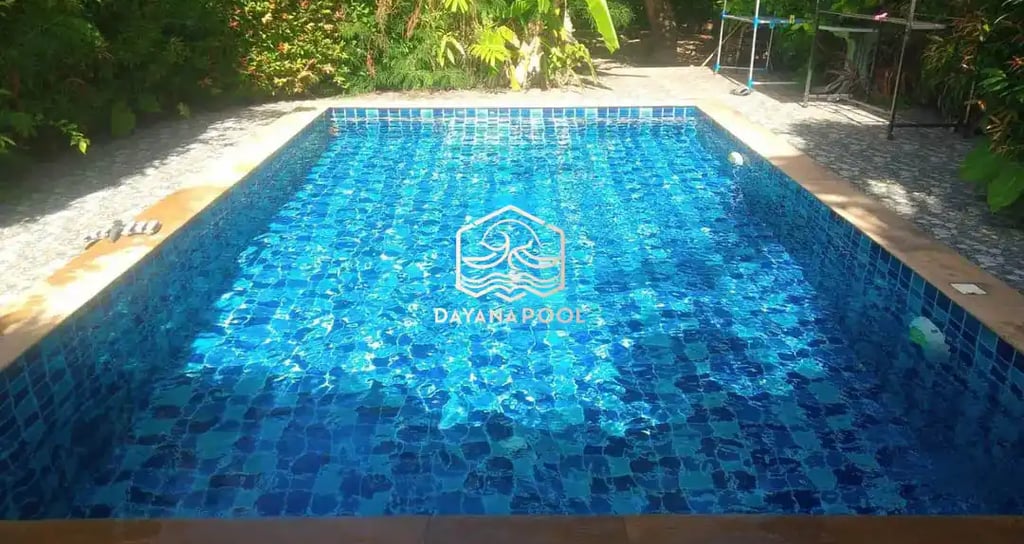kolam renang dengan finishing mozaik di cimahi