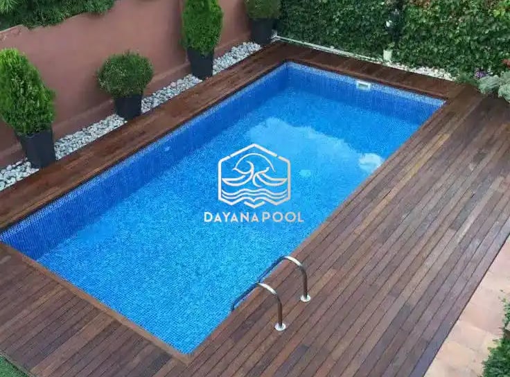 kolam renang minimalis untuk Mengoptimalkan Ruang dengan Kolam Renang: Desain Bagi Tempat Terbatas