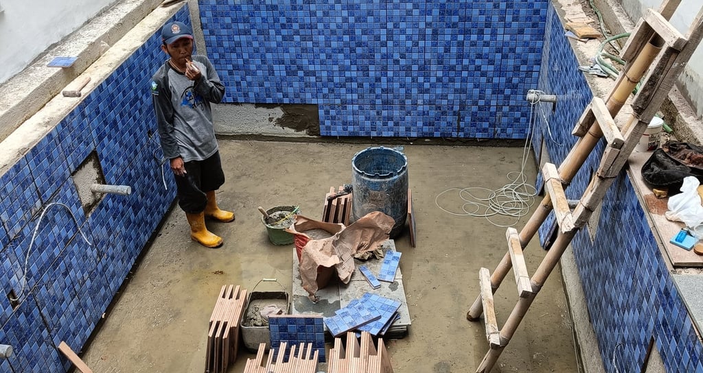 Pemasangan keramik kolam renang di kolam renang cimahi