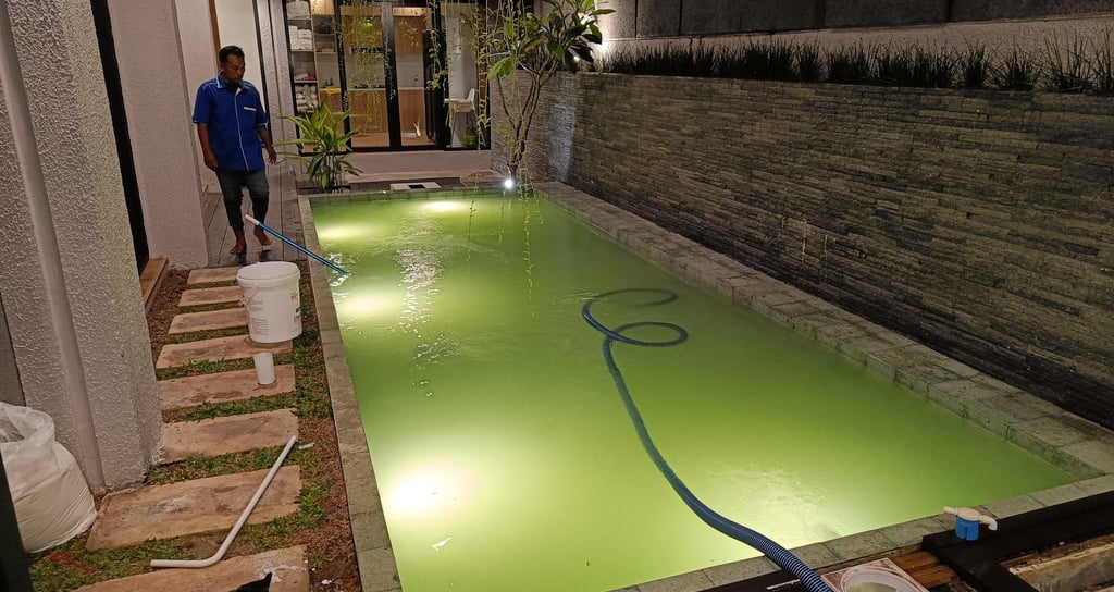 Maintenance kolam renang di Cinunuk oleh dayanapool