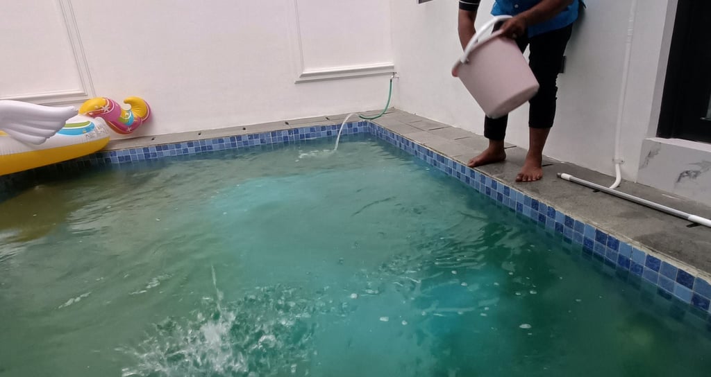 Maintenance kolam renang di Cikutra oleh dayanapool