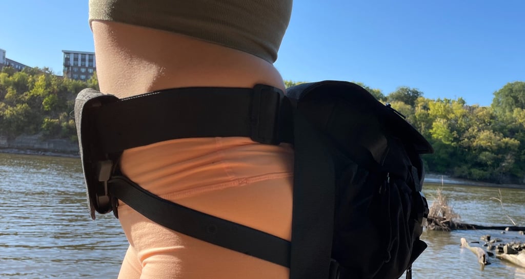 a backpack alternative that relieves strain on shoulder and neck