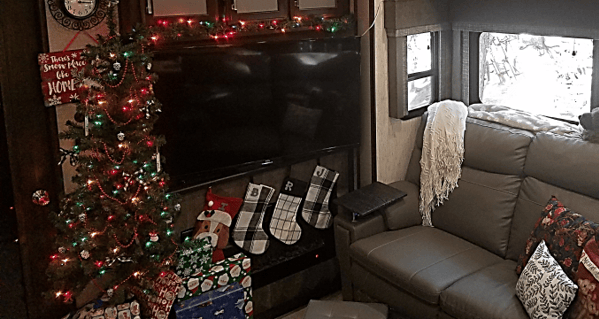 rv livingroom decorated for Christmas