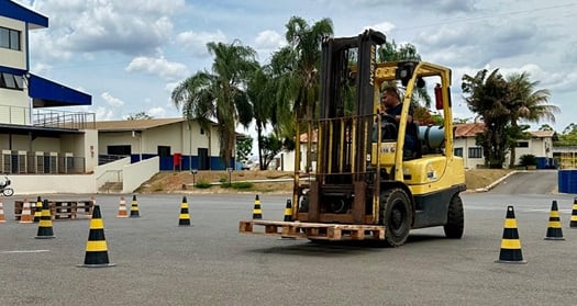 Circuito com empilhadeira