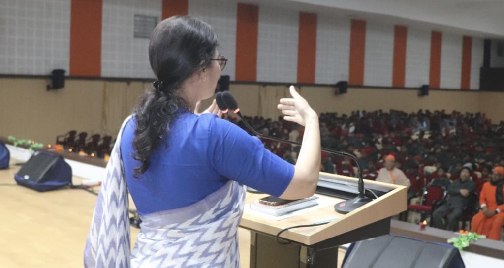  AIHE-Gopika session with students