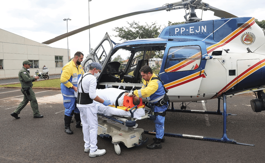 atendimento feito por helicóptero e mais uma vida salva com agilidade e sergurança