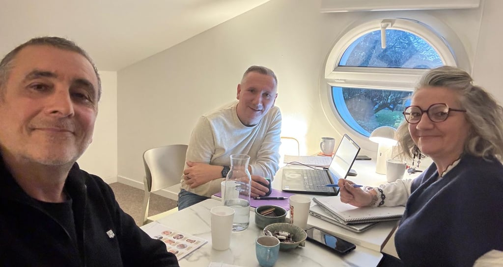 Au boulot pour le service com'