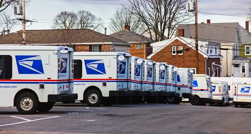 a line of mailers are lined up in a row
