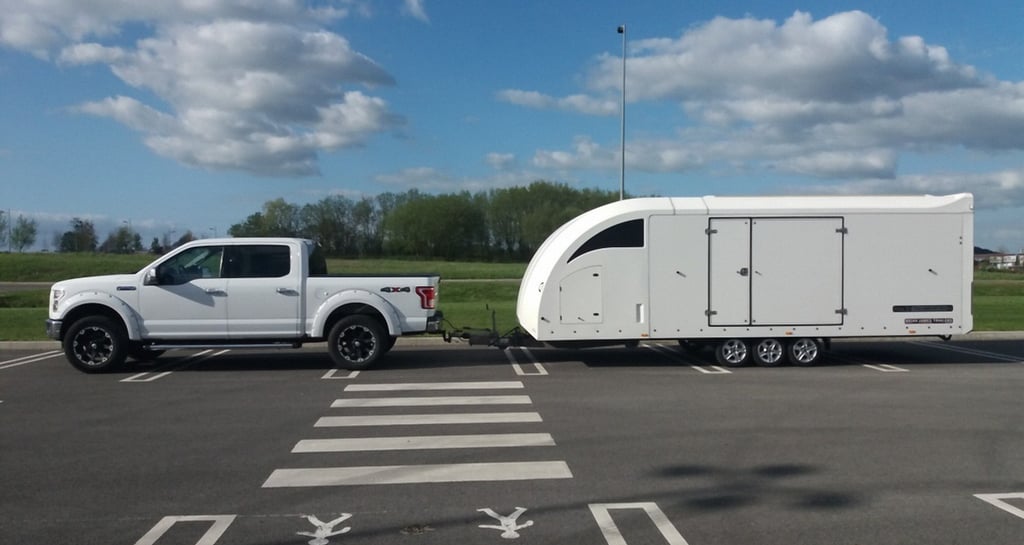 trasport et convoyage international de véhicule de luxe