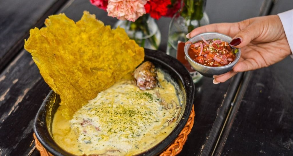 Salmon en salsa de maracuya, Restaurante Café Bar Canela Que Que, Circasia Quindio