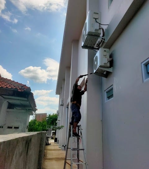 Perbaikan service AC split cepat dan rapi di jalan kaliurang - palagan sleman