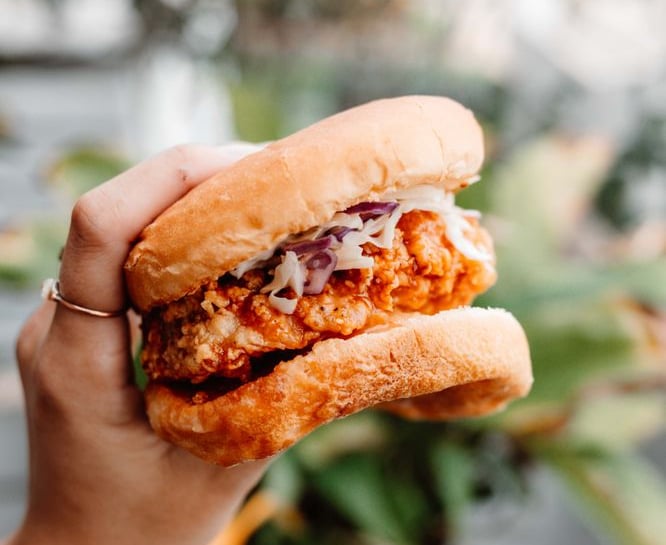 best crispy chicken sandwich in hawaii 