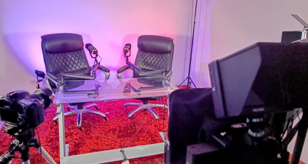 Estudio de grabación profesional para podcast de emprendimiento