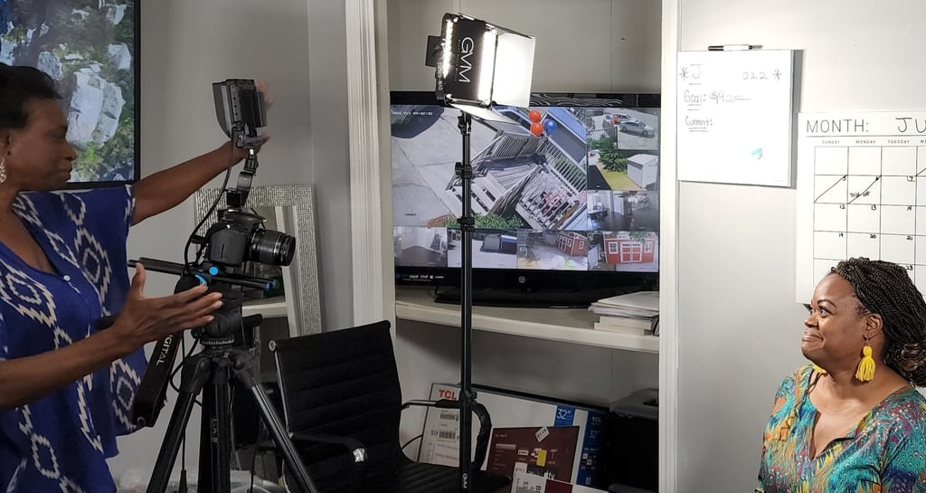 Entrepreneur working in media talent training for a shed company, featured in Exclusif Spark