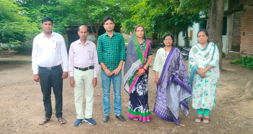 Teacher Staff School Kanshidih