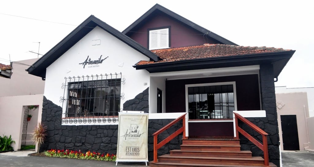 Retrofit e Reforma de comércio para Restaurante em Curitiba, Paraná