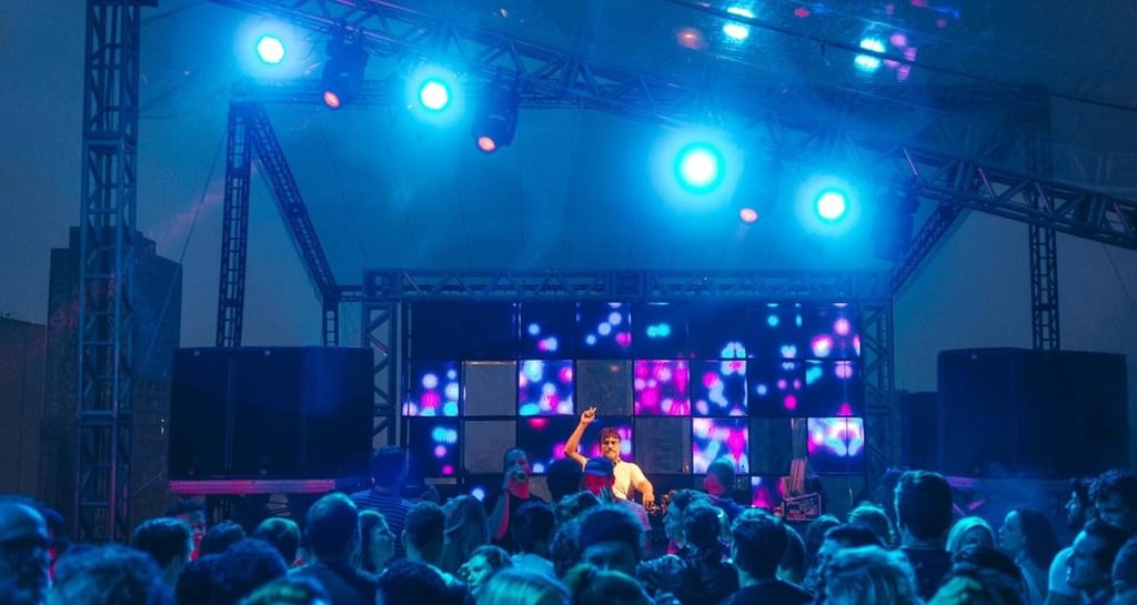 Iluminação para festa e eventos corporativos