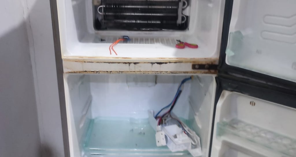 layanan service kulkas dan alat pendingin lainnya di Pekanbaru dengan teknisi berpengalaman 