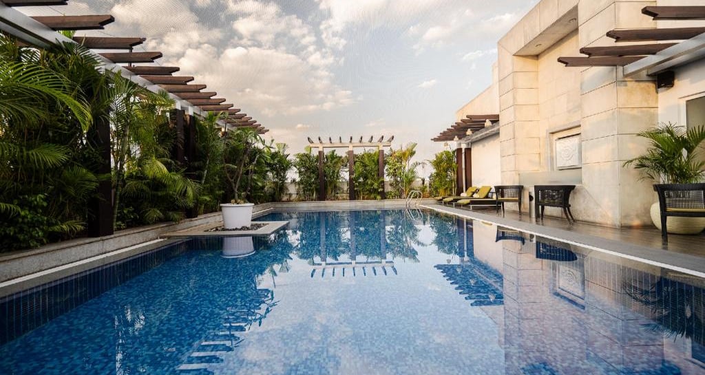 swimming pool