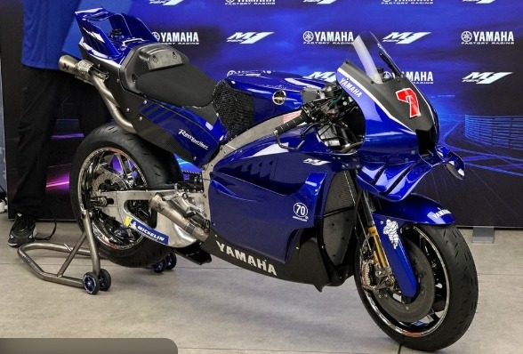 yamaha v4
