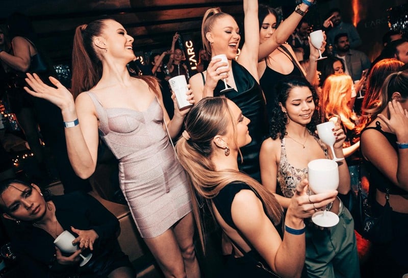 girls guest list l'arc paris best club paris