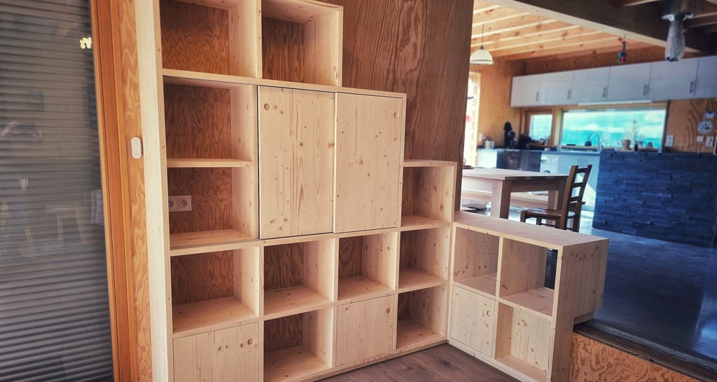 Bibliothèque d'architecte en bois massif