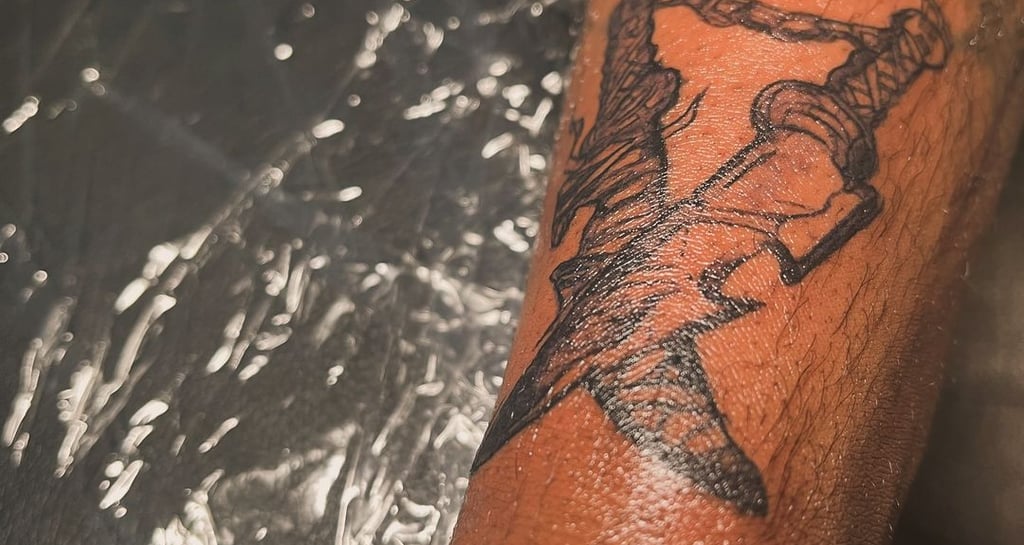 knife tat