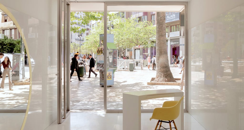 accesibilidad mesa diseño reforma unifamiliar blanco mármol