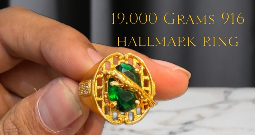 "916 Gold Hallmark Ring with Green Stone – Narayan Jewellery Tumkur | Best Gold Jewellery in Tumkur"