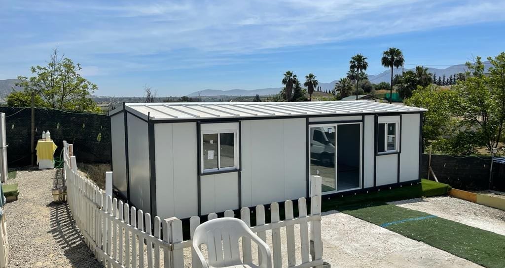 casa prefabricada con pannel Sándwich y Hierro Galvanizado