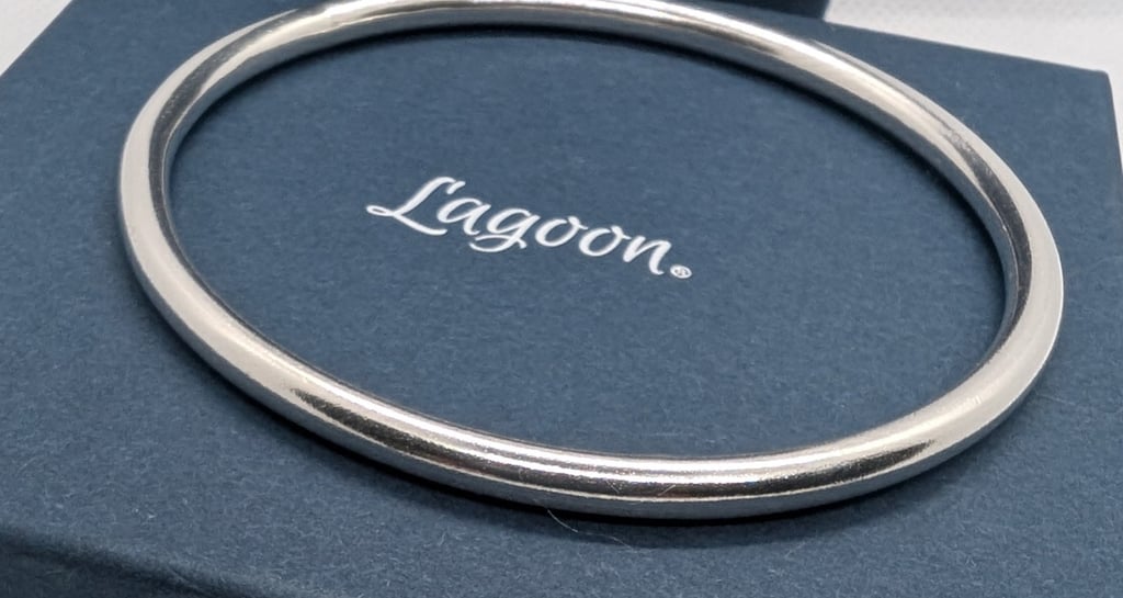 Lagoon oval chunky bangle