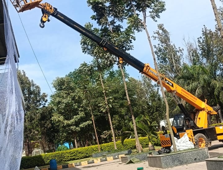 pigeon netting tightly secured on a warehouse ceiling in Mumbai.