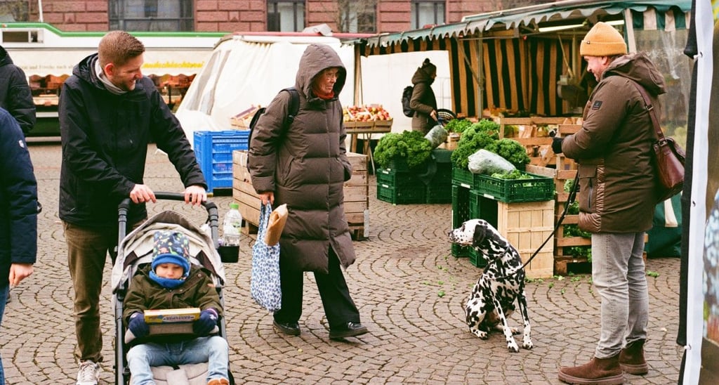 Sunday street photography-colour analog film