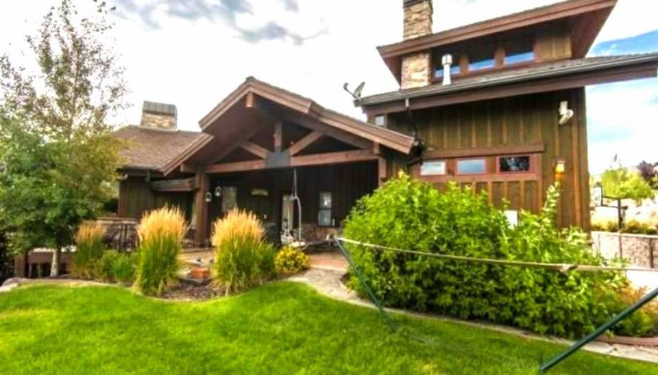Elkhorn Timber Frame Mountain Home Rear