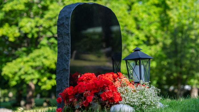 Headstone with fresh flowers