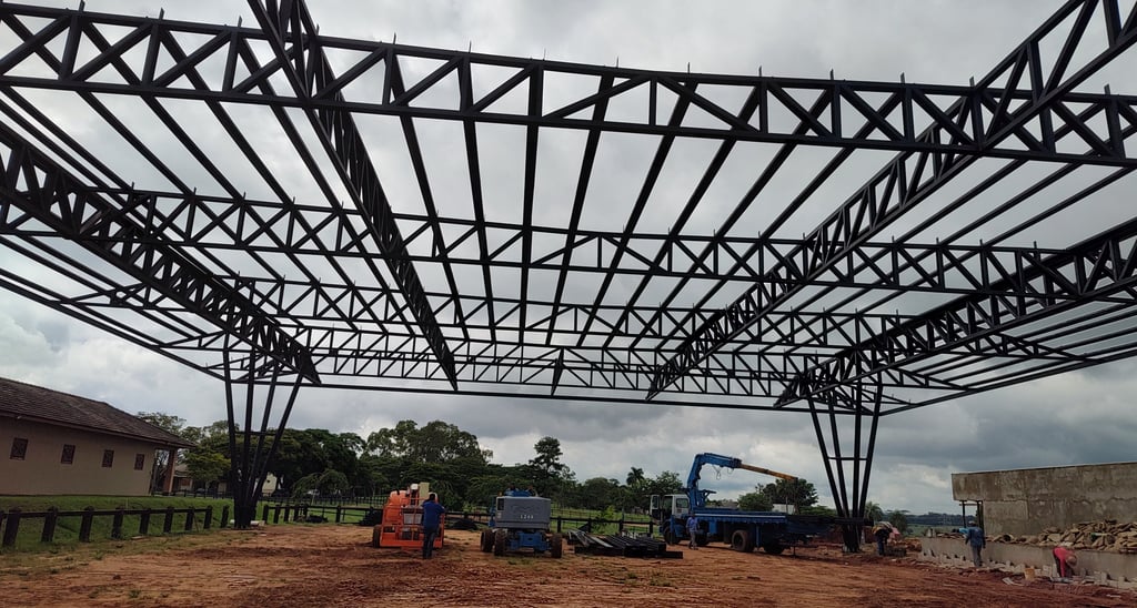 Projeto de cobertura de uma área de 2500m²