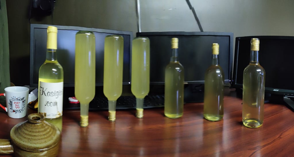 Présentation du vin alcoolique "Kasiksi ou Kasigisi" et de la boisson non-alcoolisée "Murhobo"