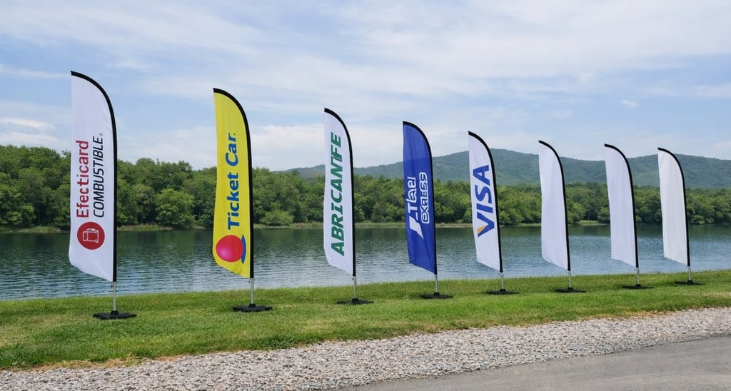 Banderas publicitarias en México