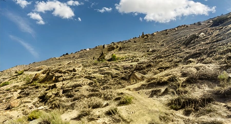 Trek leading to marsur rock skardu