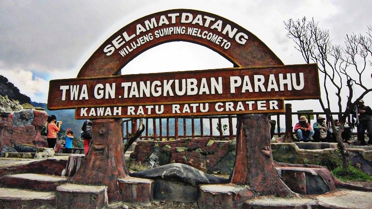 gunung tangkuban perahu