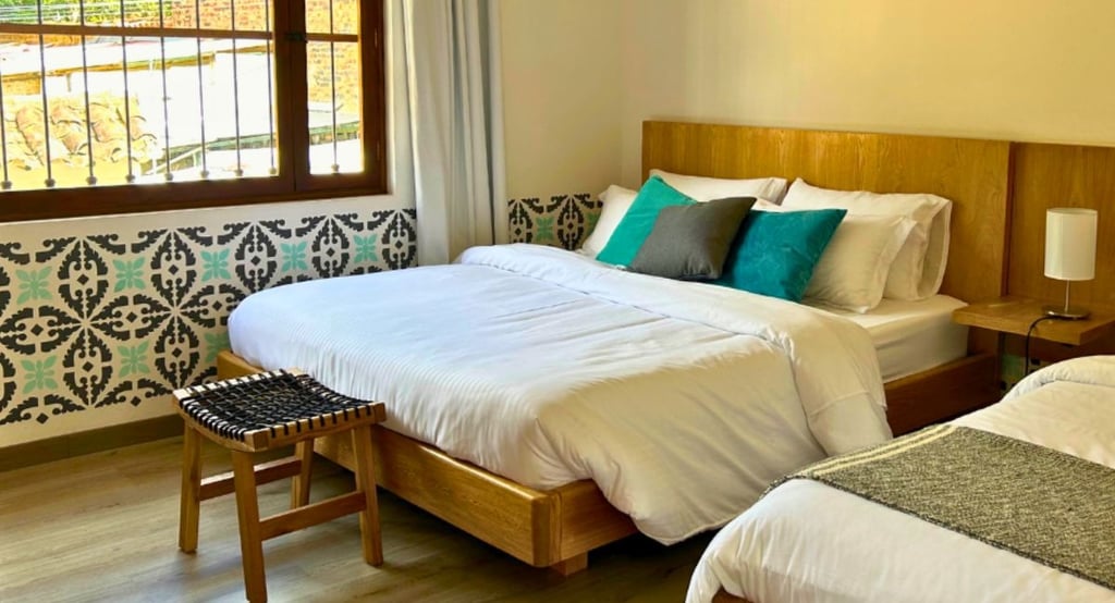 Habitación acogedora con baño privado en Casa Sol de Iguaque, Villa de Leyva. CHIA