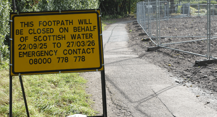 sign indicating closure of footpath imminent (c) H Ross