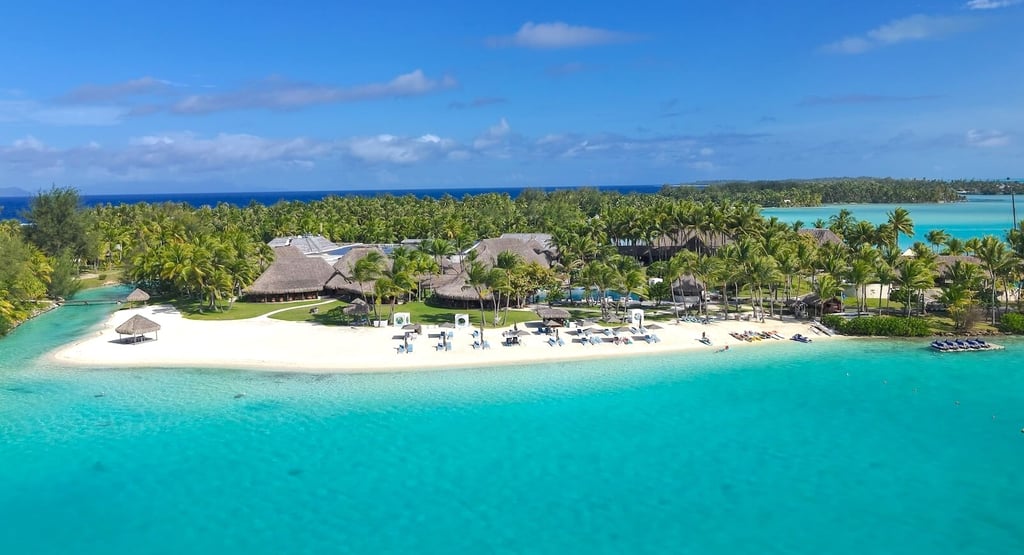 st-regis-bora-bora-beach-3